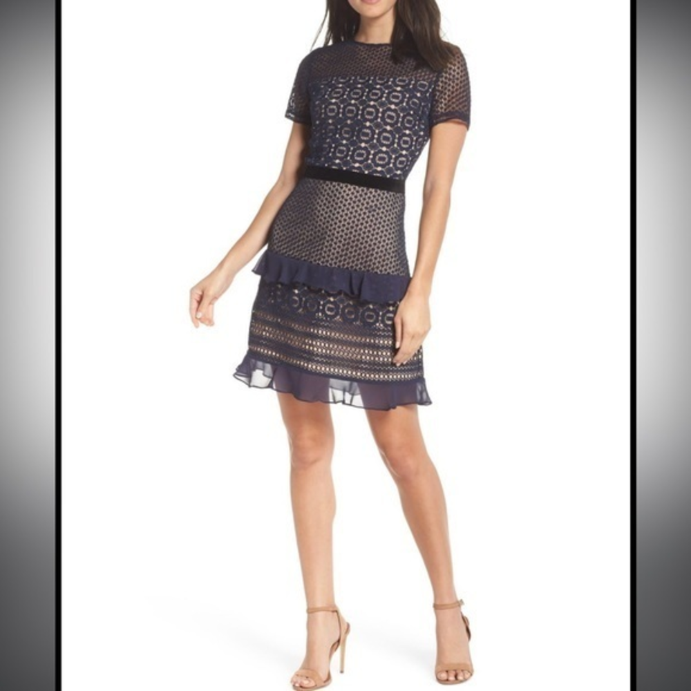 Chelsea28 velveteen belt, lace‎ sheath dress in navy blue sapphire. Size Large